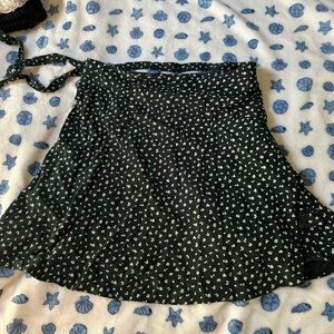 Brandy Melville Genevieve Wrap Skirt